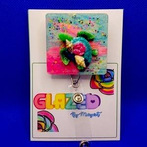 🆕Badge Reel 🛍🤩Free Shipping ✈️💌for bundle of 3 items and up📦